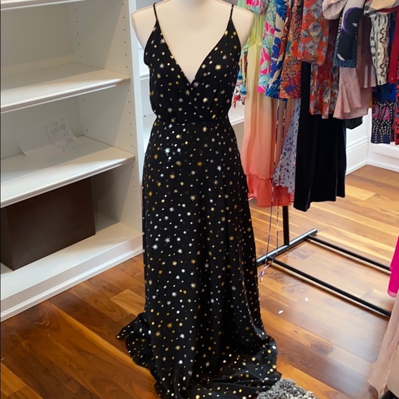 Lulus Dresses & Skirts - Lulu’s black silver/gold stars print. Maxi SZ S